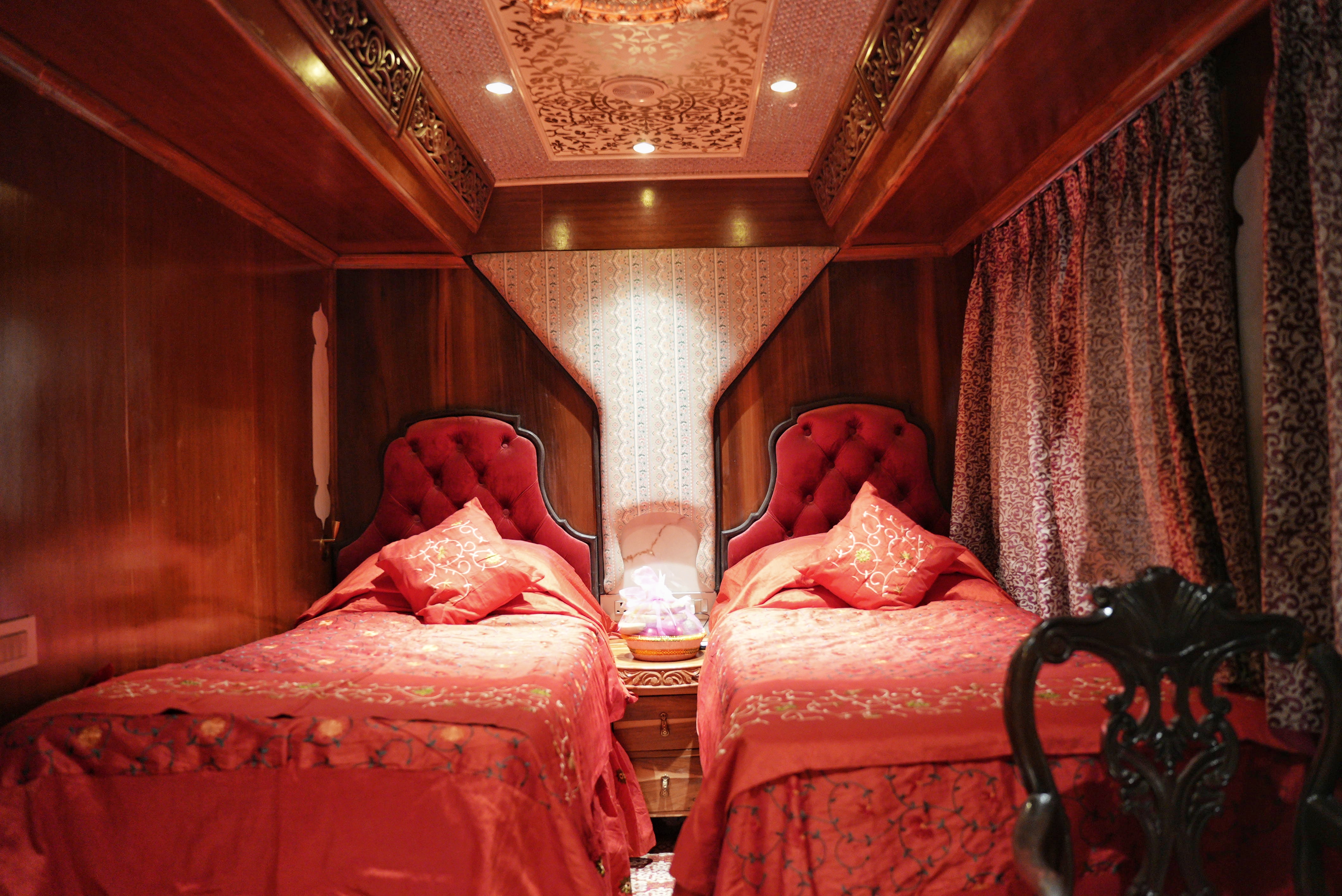 palace on wheels train interior